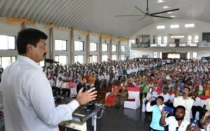 ಗೋಕಾಕ:ಮೋಸಹೋದ ಬಡವರ ಹಣವನ್ನು ಮರಳಿ ಕೊಡಿಸುವ ಪ್ರಾಮಾಣಿಕ ಕಾರ್ಯ ಮಾಡುತ್ತೇನೆ : ಶಾಸಕ ರಮೇಶ ಜಾರಕಿಹೊಳಿ
